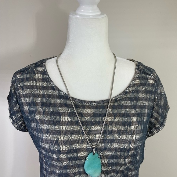 Pleione sz lg top under layer with a lace overlay - Picture 2 of 11